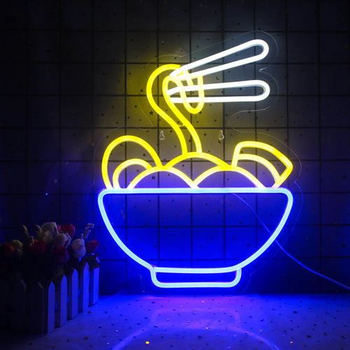 Bilden har en levande LED-neonskylt som visar upp ordet "Ramen" i fetstilade bokstäver.
