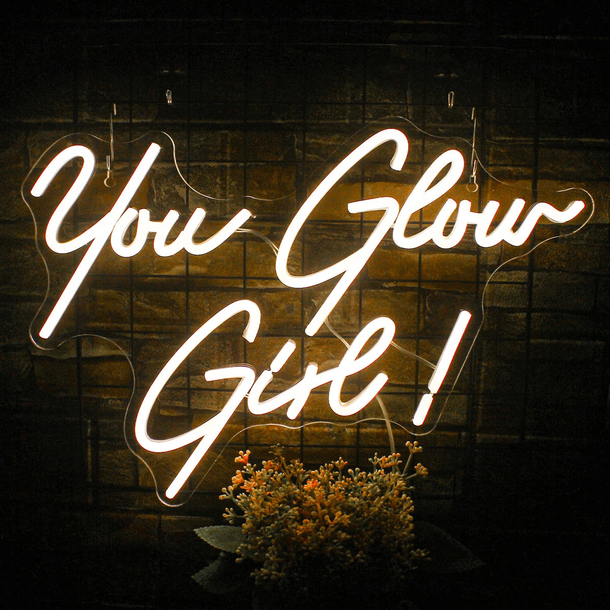 Kuvassa on eloisa "You Glow Girl" LED-valokuva.