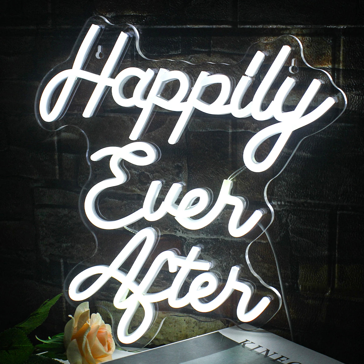 Happily Ever After – Paksu kaunokirjoitustyyli – LED-neonkyltti (5 V USB)