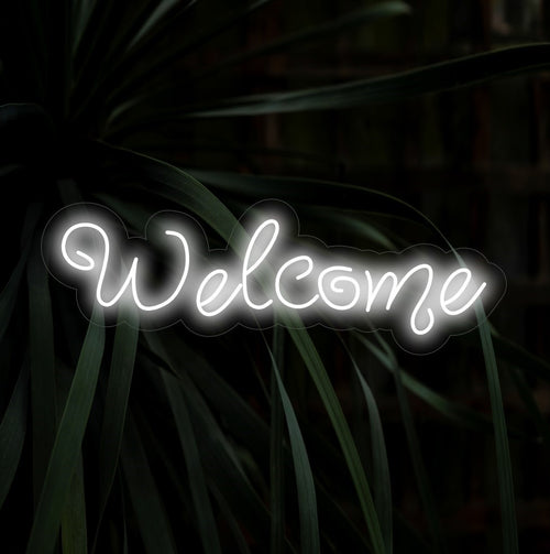 "Welcome Neon Sign" är ett varmt och inbjudande tillskott till din gästfrihetsinredning. Ett neonljus som förmedlar en vänlig hälsning till besökare.