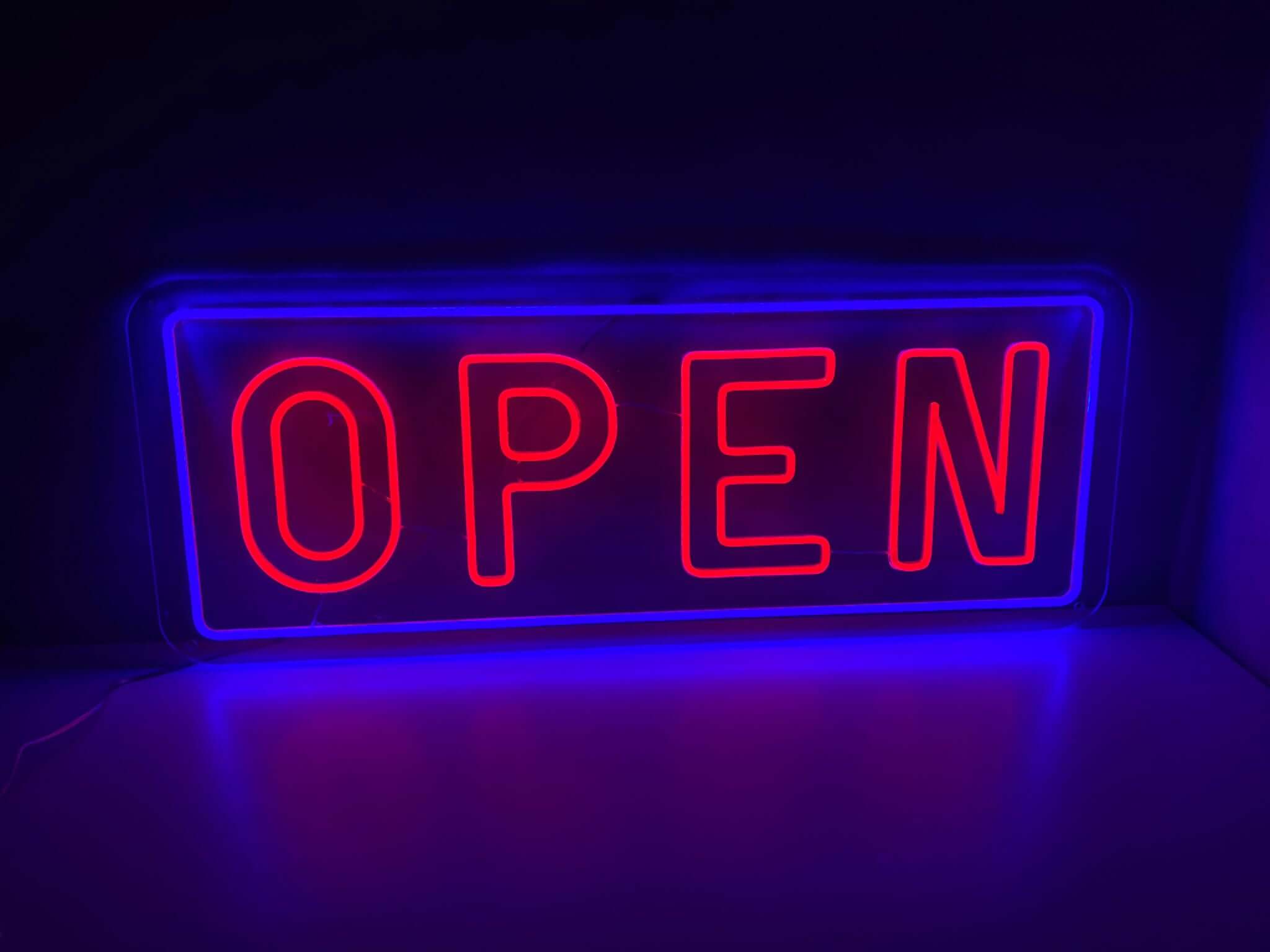 Avoin valokyltti - The Art Neon