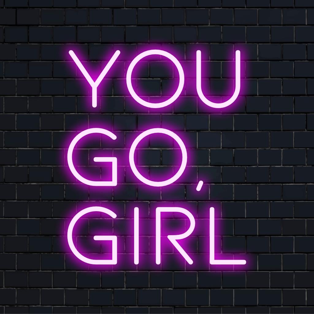 Mukautettu ���You Go, Girl��� LED-valokyltti; energisoiva neonlainauskuva voimaannuttamiseksi ja motivoimiseksi.