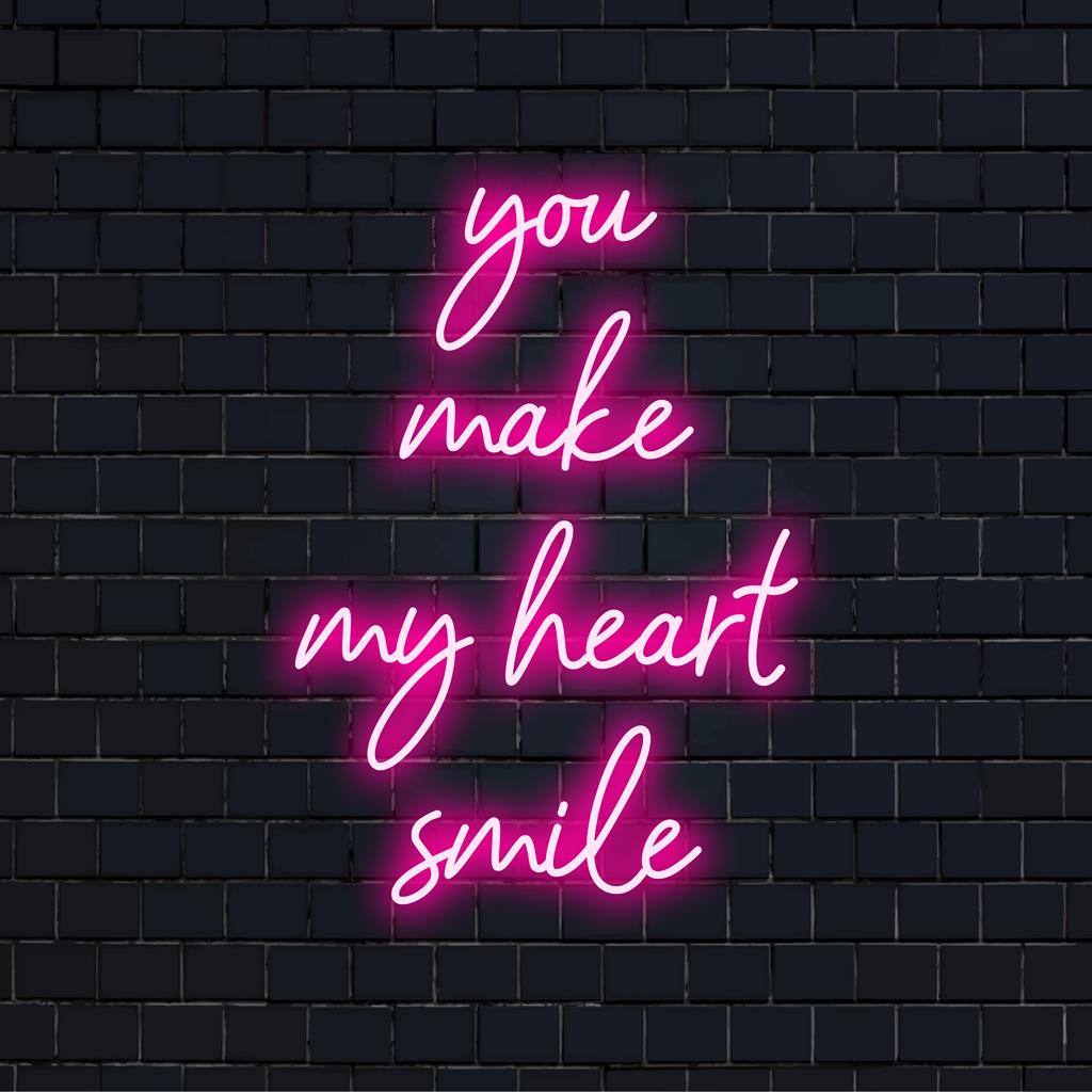 Mukautettu LED-neonkyltti, jossa on tyylikkäillä kirjaimilla lainaus You Make My Heart Smile; täydellinen neonseinien sisustukseen.