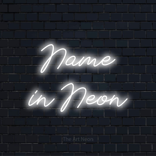 LED-Neonschild mit dem Text „Name in Neon“ auf dunkler Ziegelwand