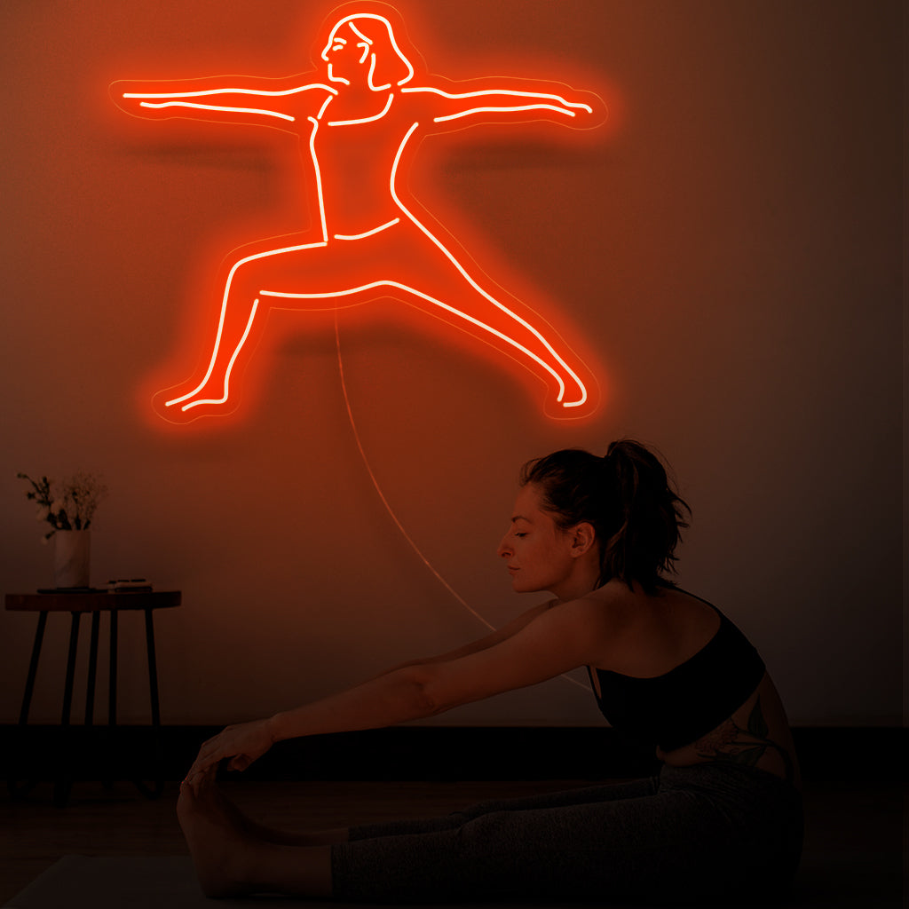 Yoga-neonskylten är ett fridfullt tillskott till meditationsdekor, som ger ett fridfullt och stillsamt ljus.